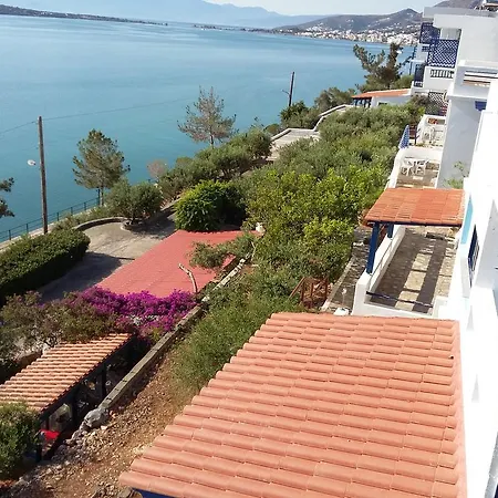 Ξενοδοχείο με διαμερίσματα Kavos Bay 3*