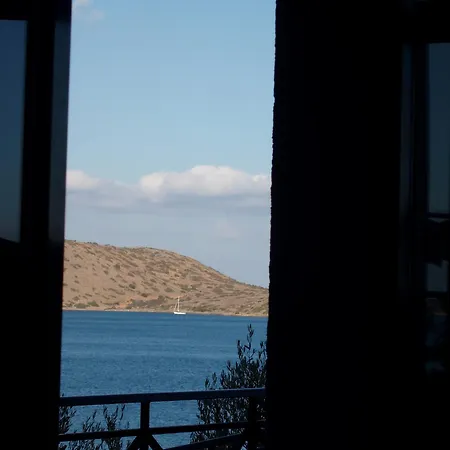 Ξενοδοχείο με διαμερίσματα Kavos Bay Ελούντα