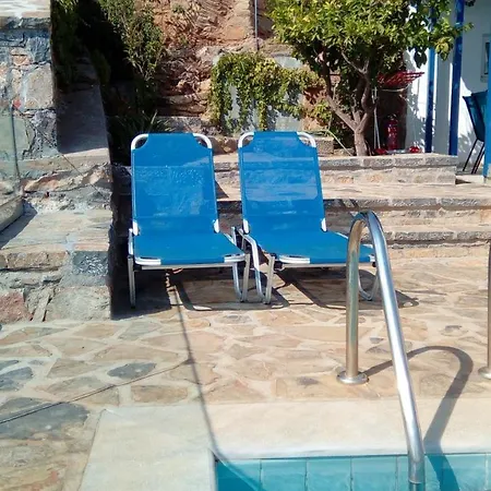 Ξενοδοχείο με διαμερίσματα Kavos Bay
